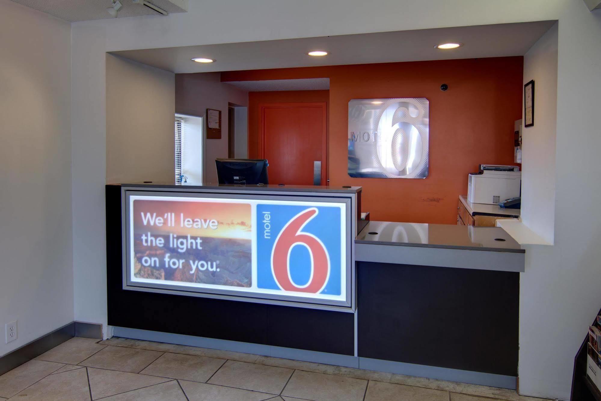 6-west Monroe, La Hotel 2*
